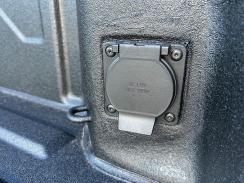 Used 2026 Chevrolet Silverado 3500 High Country w/ Technology Package image 11