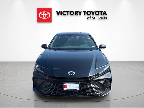 Used 2026 Toyota Camry SE FWD image 8