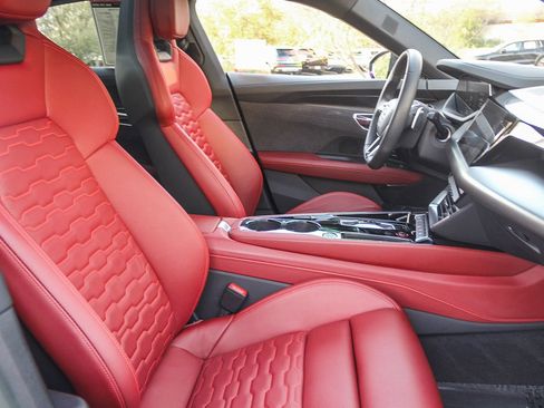 Used 2023 Audi e-tron GT Prestige w/ Prestige Package image 24