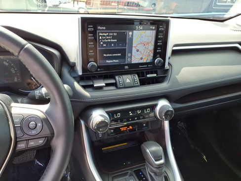 Certified 2020 Toyota RAV4 Limited AWD/4WD image 9
