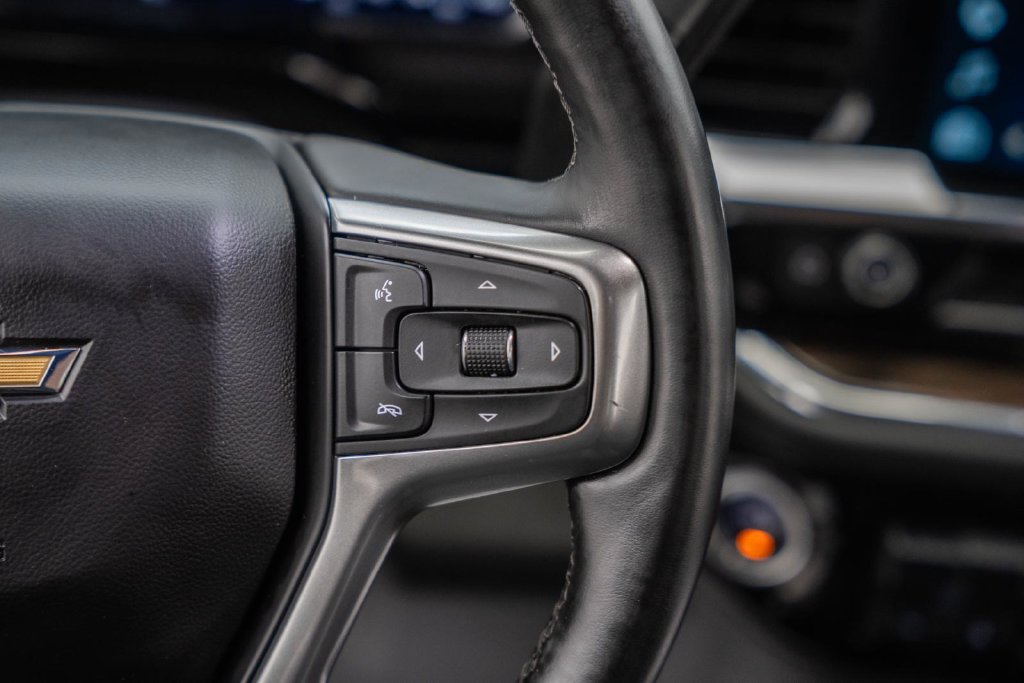 Used 2025 Chevrolet Silverado 1500 LT AWD/4WD image 30