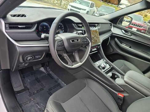 New 2025 Jeep Grand Cherokee Laredo X w/ Luxury Tech Group I image 25