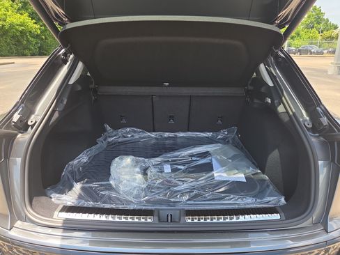 New 2026 Audi Q3 quattro 2.0T AWD/4WD image 8