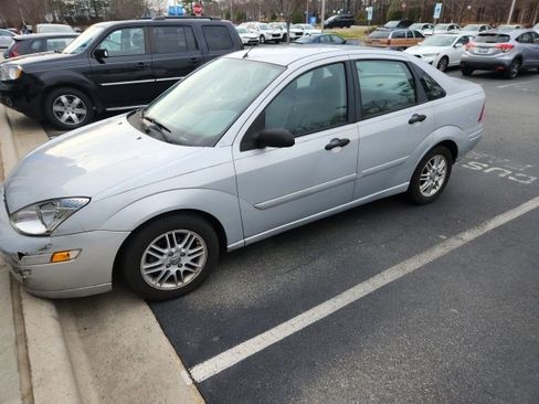 Used 2002 Ford Focus SE image 1