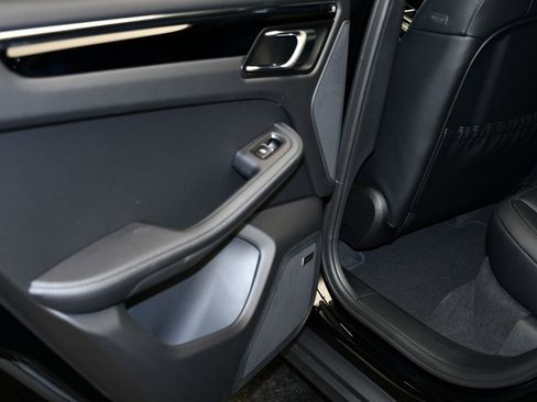 New 2026 Porsche Macan AWD/4WD image 19