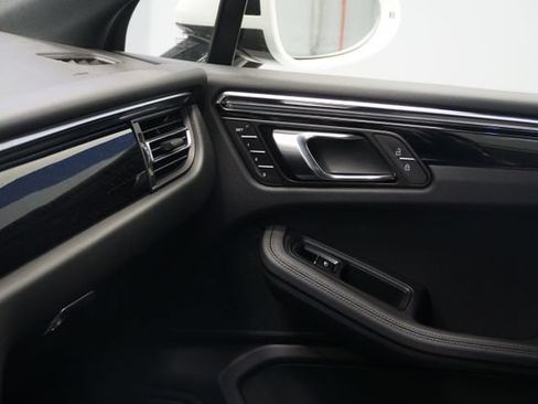 Certified 2026 Porsche Macan Turbo AWD/4WD image 22