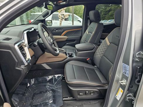 New 2026 GMC Canyon Denali w/ LPO, Black Badging Package image 21