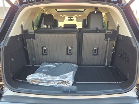 New 2026 Nissan Pathfinder Platinum w/ Cargo Package FWD image 13