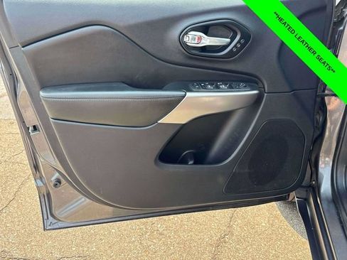Used 2022 Jeep Cherokee Limited AWD/4WD image 10