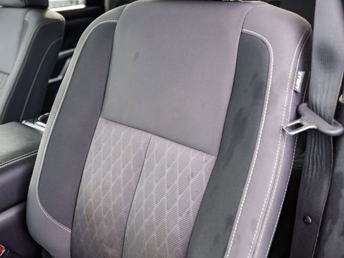 Used 2023 Nissan Titan SV w/ SV Convenience Package image 25