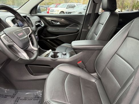 Used 2024 GMC Terrain SLT image 20