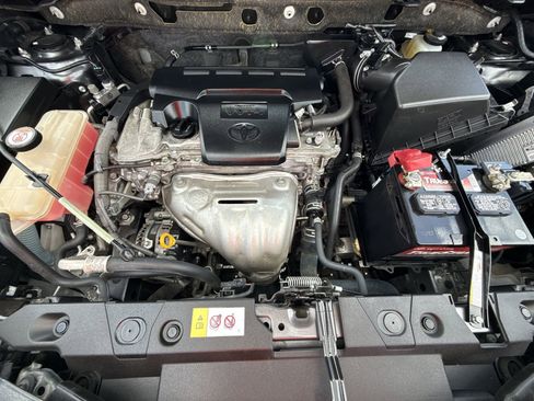 Used 2018 Toyota RAV4 XLE FWD image 18