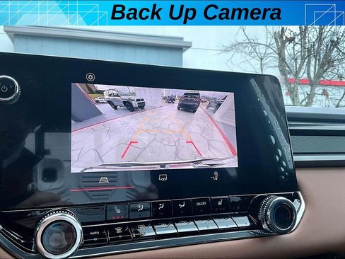 Used 2024 GMC Canyon AT4 image 13