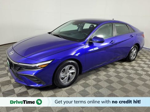Used 2024 Hyundai Elantra SE FWD image 1