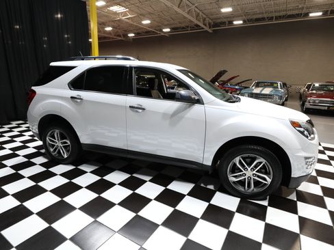 Used 2017 Chevrolet Equinox Premier w/ Enhanced Convenience Package image 13