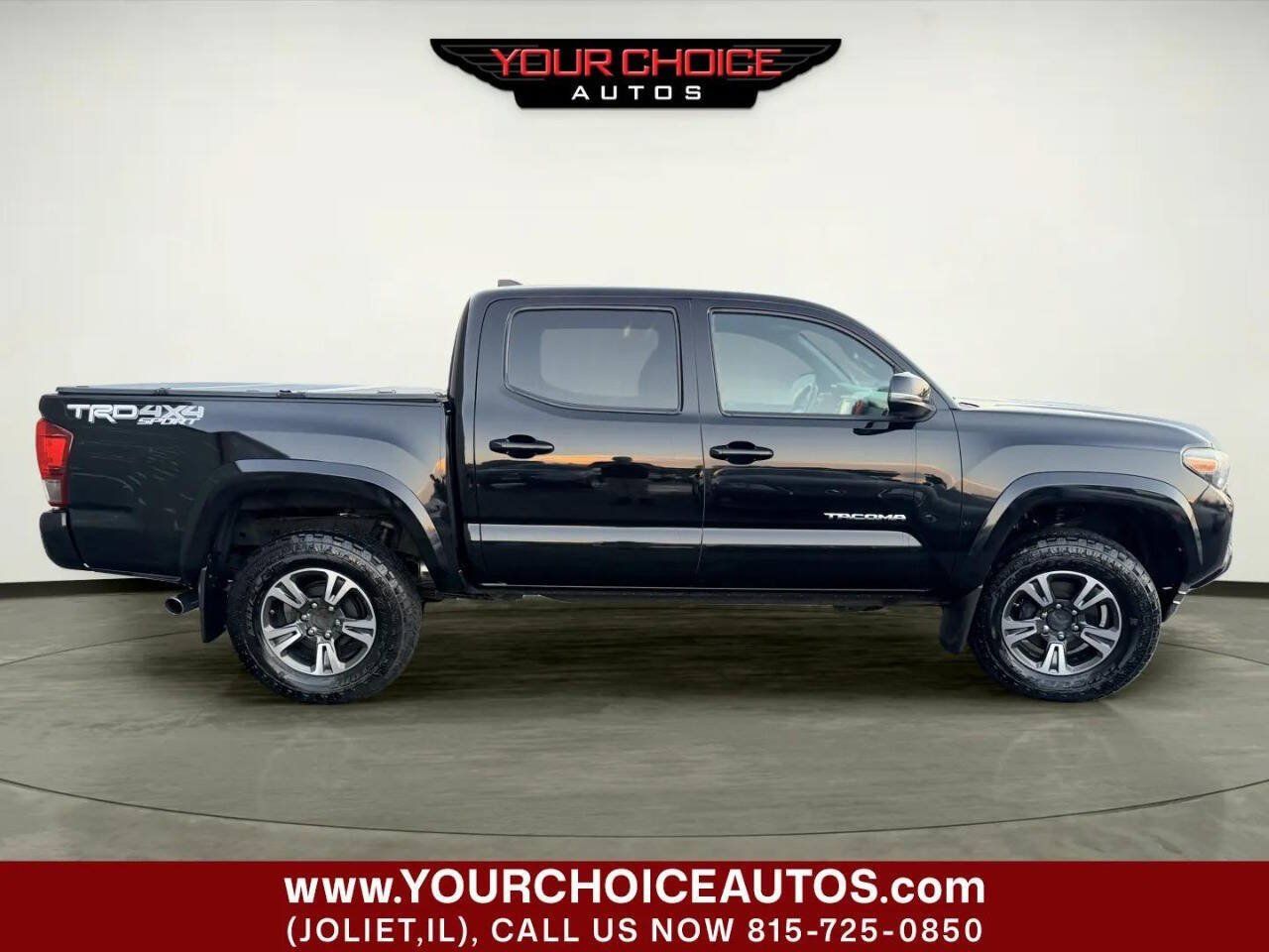 Used 2017 Toyota Tacoma TRD Sport w/ Tow Package (A/T) AWD/4WD image 8