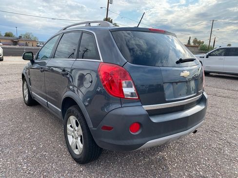 Used 2013 Chevrolet Captiva Sport LS FWD image 3