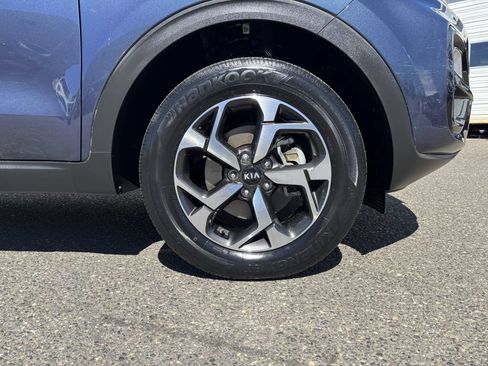 Used 2022 Kia Sportage LX AWD/4WD image 9