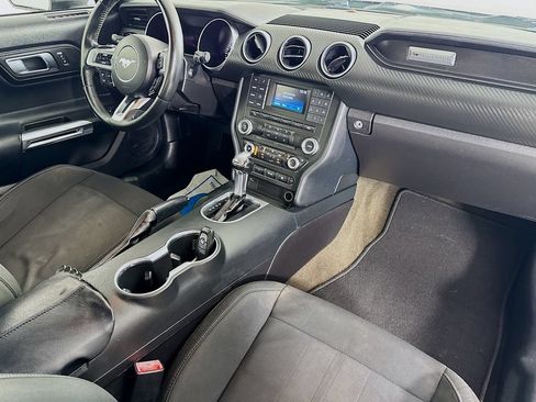 Used 2018 Ford Mustang Coupe RWD image 34