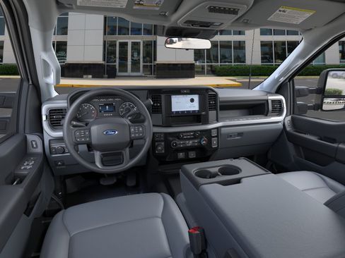 New 2025 Ford F250 XL w/ XL Driver Assist Package AWD/4WD image 9