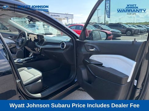 Used 2024 Chevrolet Trax LT FWD image 36
