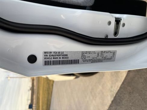 Used 2024 Jeep Compass Latitude image 31