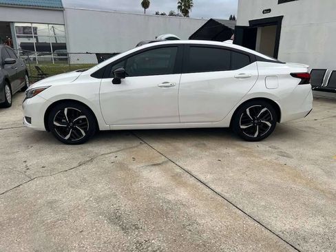 Used 2025 Nissan Versa SR image 6