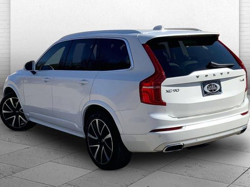Used 2021 Volvo XC90 T6 Momentum w/ Climate Package image 10