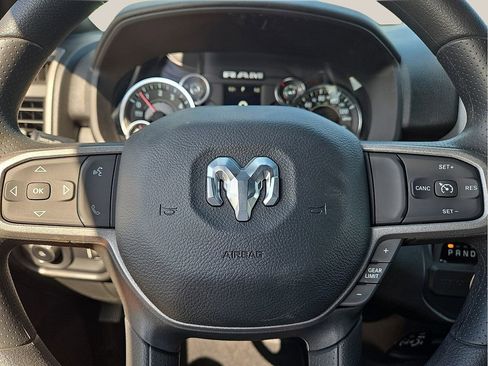 Used 2024 RAM 2500 Tradesman w/ Chrome Appearance Group image 19