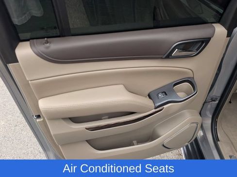 Used 2019 GMC Yukon XL SLT AWD/4WD image 11