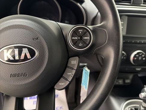 Used 2017 Kia Soul FWD image 16