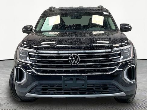 Used 2024 Volkswagen Atlas SE image 2