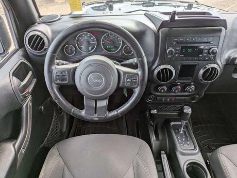 Used 2017 Jeep Wrangler Unlimited Sport w/ Connectivity Group AWD/4WD image 16