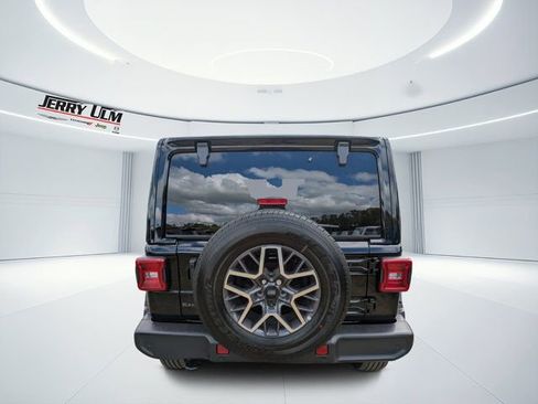 New 2026 Jeep Wrangler Unlimited Sahara w/ Safety Group AWD/4WD image 4