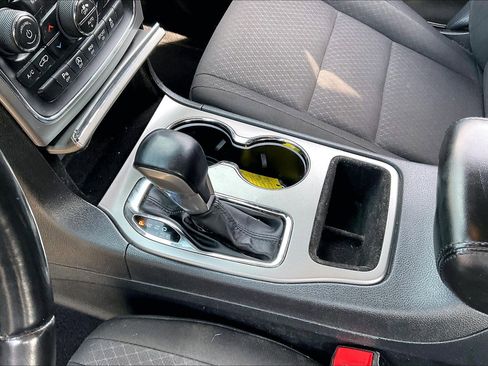 Used 2020 Jeep Grand Cherokee Laredo image 14