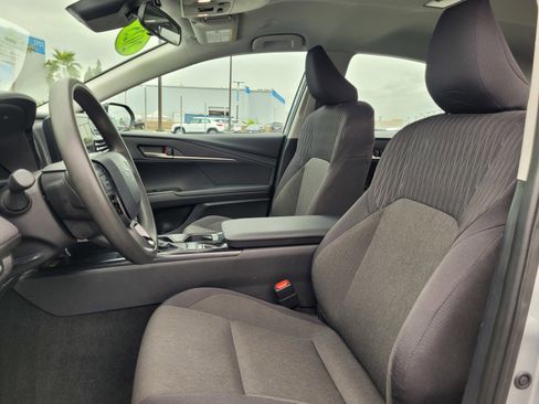 Used 2025 Toyota Camry LE FWD image 10