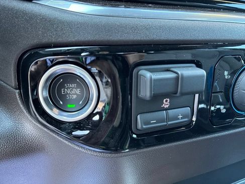 New 2026 Chevrolet Silverado 1500 LT Trail Boss w/ LT Trail Boss Premium Package AWD/4WD image 11