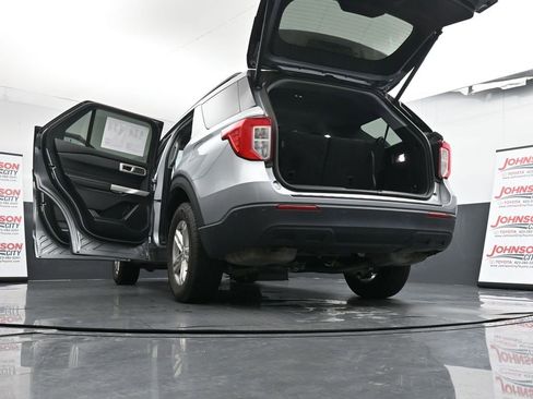 Used 2022 Ford Explorer XLT image 44