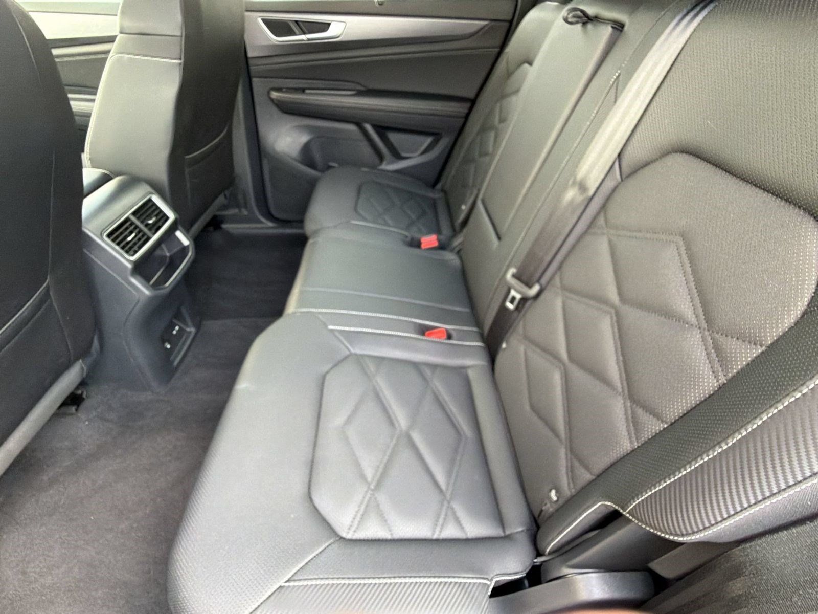 Used 2026 Volkswagen Atlas Cross Sport SE FWD image 24