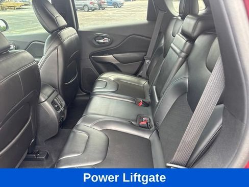 Used 2019 Jeep Cherokee Latitude Plus w/ Comfort/Convenience Group AWD/4WD image 11