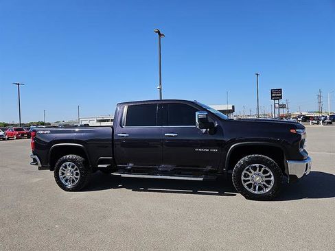 Used 2024 Chevrolet Silverado 2500 LTZ w/ LTZ Convenience Package image 6