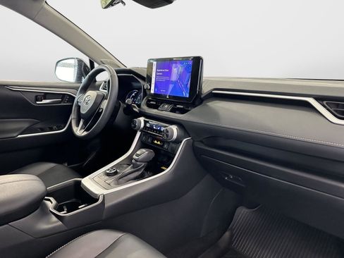 Used 2024 Toyota RAV4 XLE Premium image 38