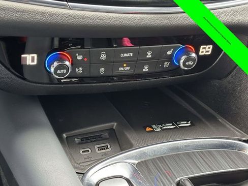 Used 2024 Buick Enclave Premium image 22