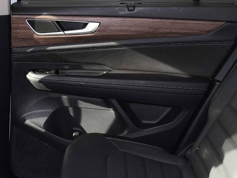 Used 2024 Volkswagen Atlas SEL image 22