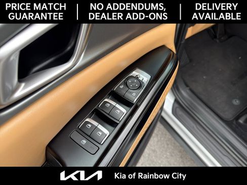 Used 2022 Kia Carnival LX image 19