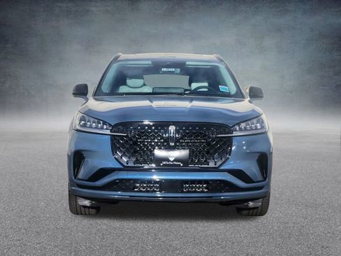 New 2026 Lincoln Aviator Reserve w/ Luxury Package image 2