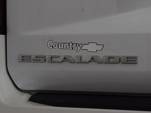 Used 2023 Cadillac Escalade Premium Luxury AWD/4WD image 23