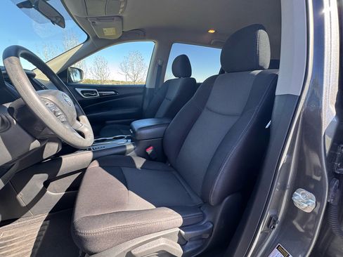 Used 2019 Nissan Pathfinder S image 19