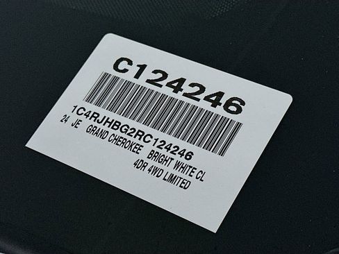 Used 2024 Jeep Grand Cherokee Limited w/ Trailer Tow Package image 32