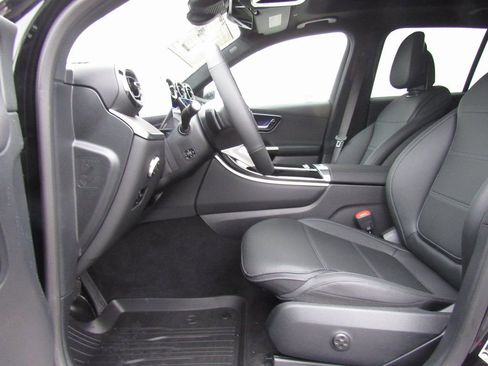 New 2026 Mercedes-Benz GLC 300 4MATIC image 9